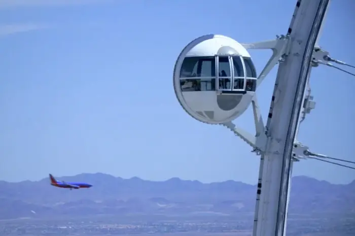 High Roller cabin suspended above the Las Vegas valley